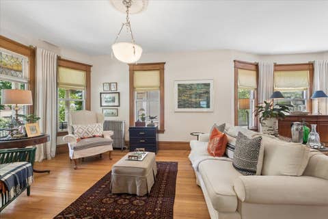 Tiny photo for 425 Clinton Avenue, Oak Park, IL 60302 (MLS # 12692248)