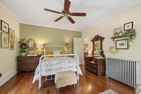 Tiny photo for 425 Clinton Avenue, Oak Park, IL 60302 (MLS # 12692248)