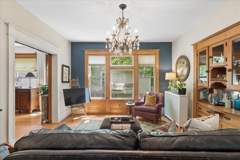 Tiny photo for 425 Clinton Avenue, Oak Park, IL 60302 (MLS # 12692248)