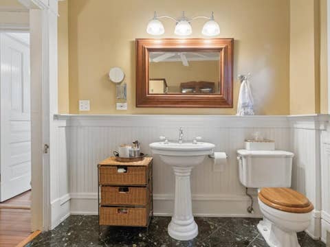 Tiny photo for 425 Clinton Avenue, Oak Park, IL 60302 (MLS # 12692248)