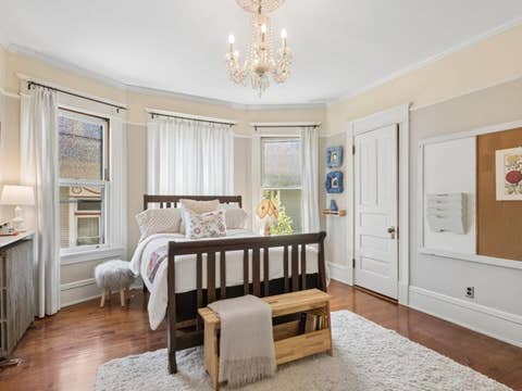 Tiny photo for 425 Clinton Avenue, Oak Park, IL 60302 (MLS # 12692248)