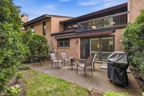 Tiny photo for 1719 Wildberry Drive #D, Glenview, IL 60025 (MLS # 12640397)
