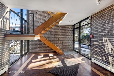 Tiny photo for 27 S Waiola Avenue #103, La Grange, IL 60525 (MLS # 12461051)