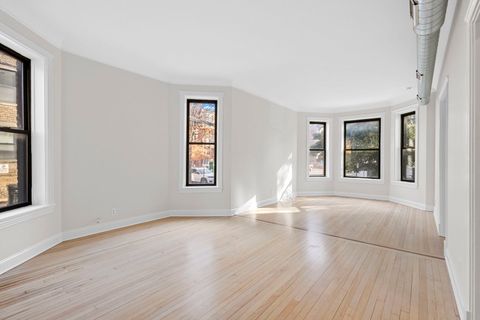 Tiny photo for 1014 W ROSCOE Street #1F, Chicago, IL 60657 (MLS # 12478692)