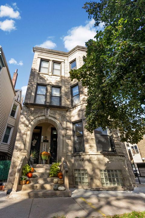 Photo of 1014 W ROSCOE Street #1F, Chicago, IL 60657 (MLS # 12478692)