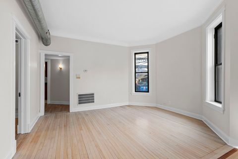 Tiny photo for 1014 W ROSCOE Street #1F, Chicago, IL 60657 (MLS # 12478692)