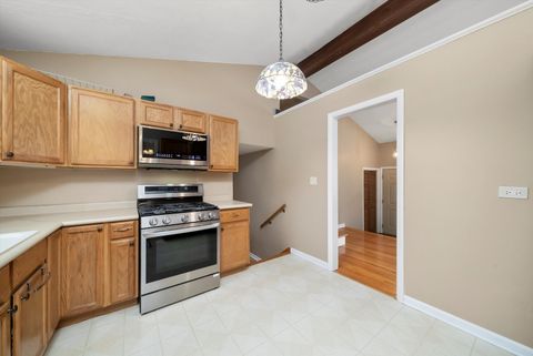 Tiny photo for 540 N Beck Road, Lindenhurst, IL 60046 (MLS # 12539628)