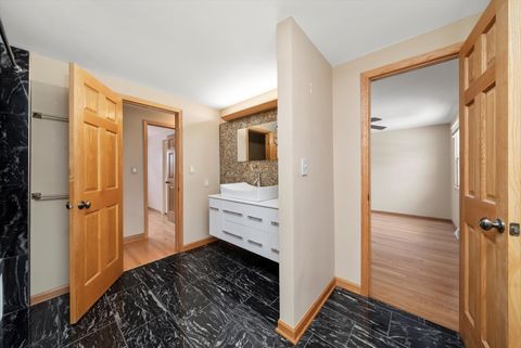 Tiny photo for 540 N Beck Road, Lindenhurst, IL 60046 (MLS # 12539628)