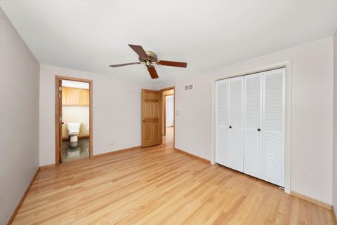 Tiny photo for 540 N Beck Road, Lindenhurst, IL 60046 (MLS # 12539628)