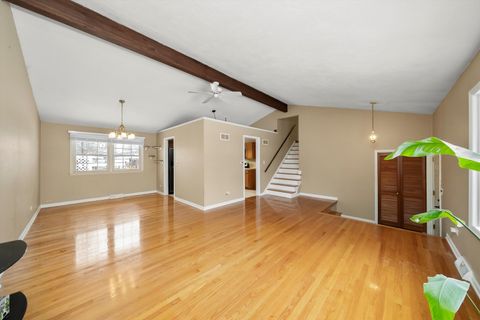 Tiny photo for 540 N Beck Road, Lindenhurst, IL 60046 (MLS # 12539628)