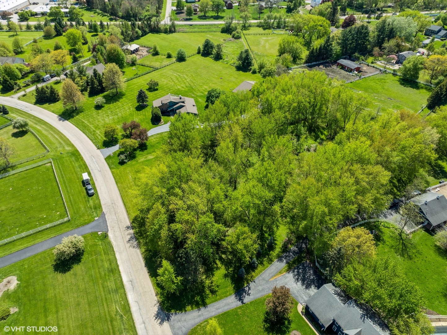 6N390 (lot 0030) Palomino Drive