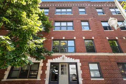 Photo of 1249 W Roscoe Street #1, Chicago, IL 60657 (MLS # 12734829)