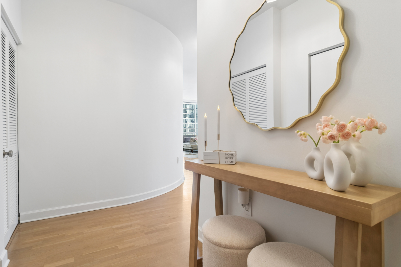 1235 S Prairie Avenue 2709