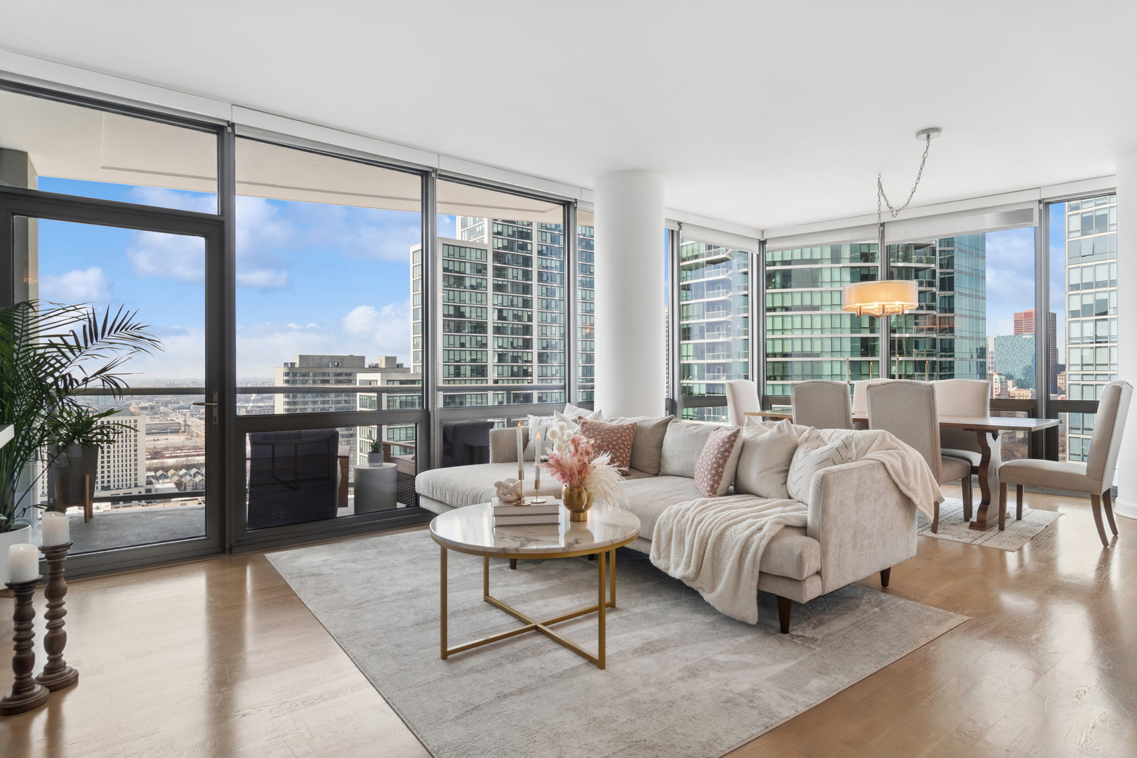 1235 S Prairie Avenue 2709