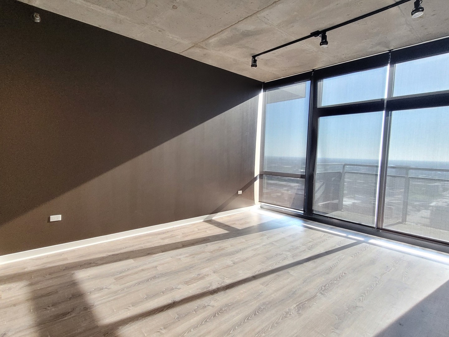 235 W VAN BUREN Street 4413