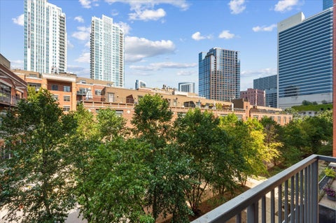 Tiny photo for 560 W Fulton Street #303, Chicago, IL 60661 (MLS # 12430683)