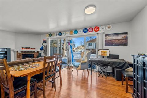 Tiny photo for 1052 Southbury Lane #B1, Wheeling, IL 60090 (MLS # 12588102)