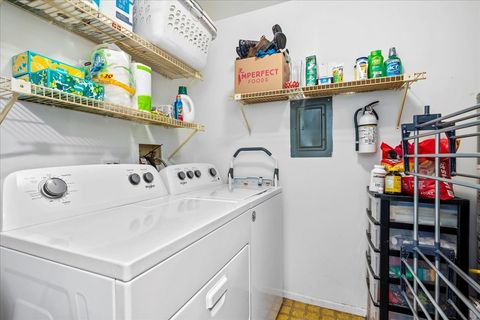 Tiny photo for 1052 Southbury Lane #B1, Wheeling, IL 60090 (MLS # 12588102)