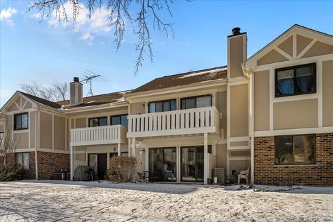 Tiny photo for 1052 Southbury Lane #B1, Wheeling, IL 60090 (MLS # 12588102)