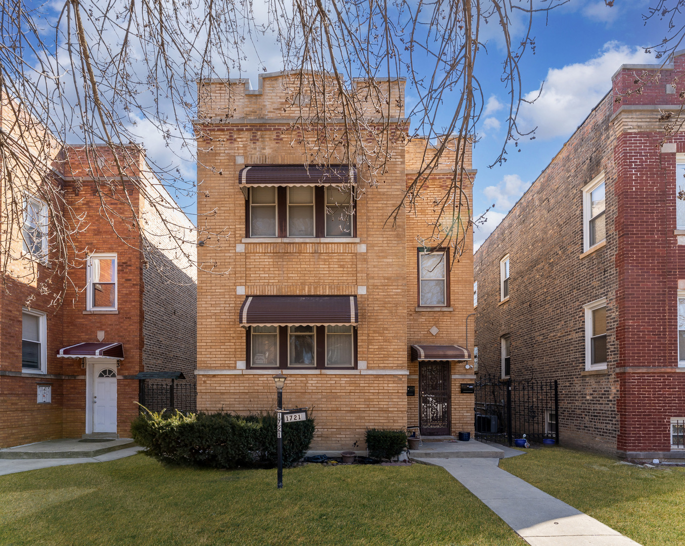 1721 N Menard Avenue