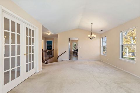 Tiny photo for 323 Green Knoll Lane #323, Streamwood, IL 60107 (MLS # 12546445)