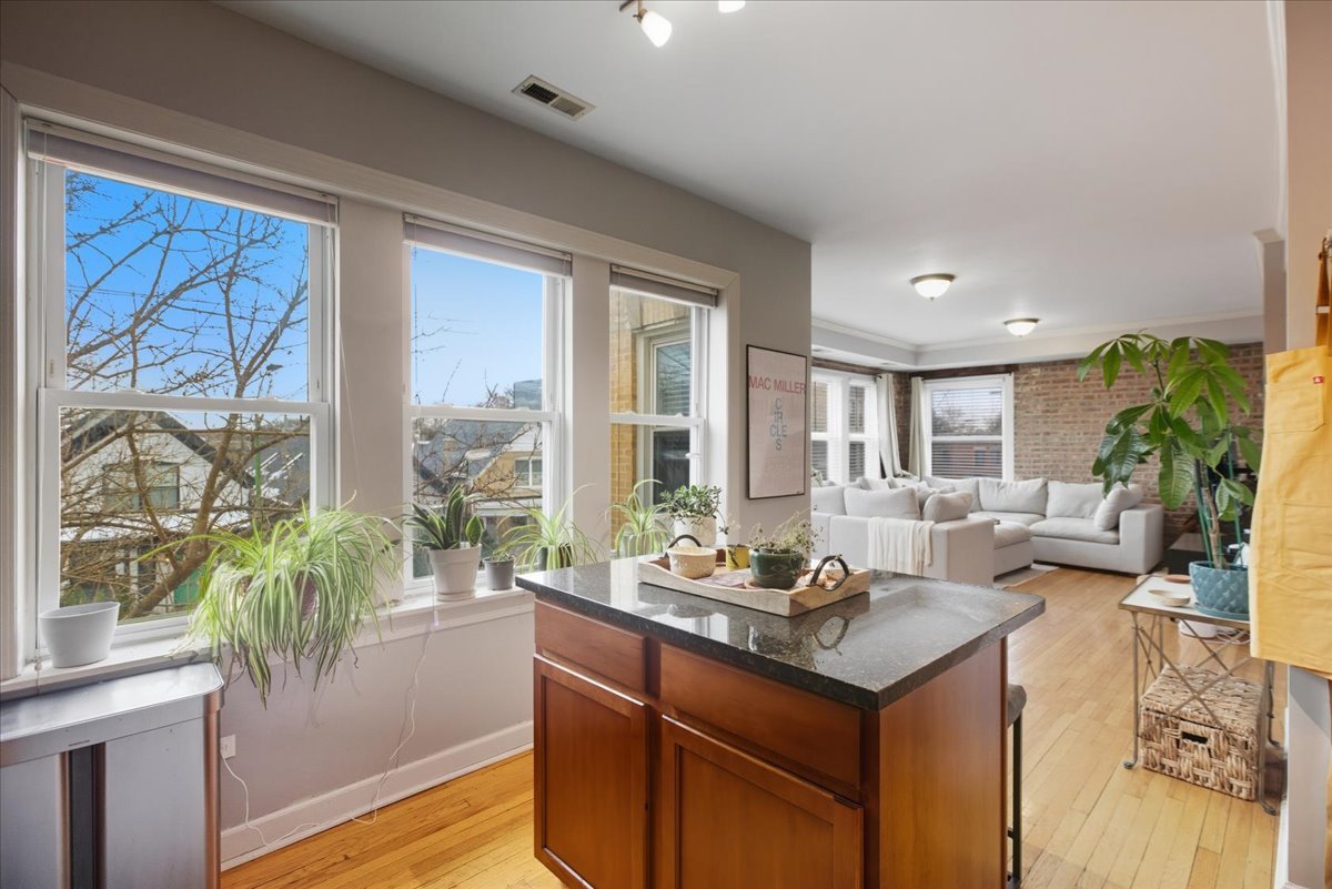 3040 W Diversey Avenue 2S