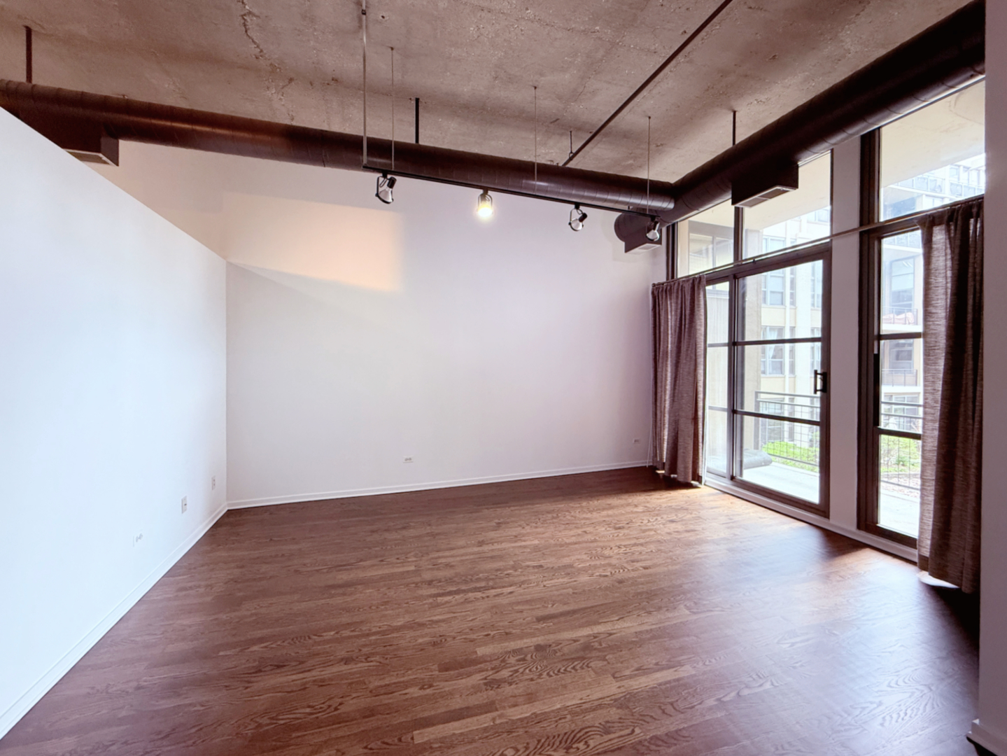 900 N KINGSBURY Street 835