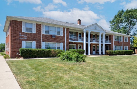 Tiny photo for 2000 Parkside Drive #B1, Park Ridge, IL 60068 (MLS # 12726072)
