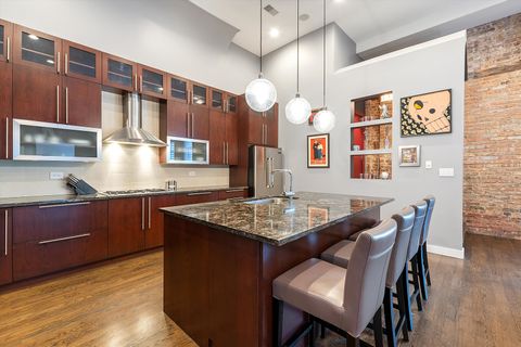 Tiny photo for 2411 W Walton Street #2B, Chicago, IL 60622 (MLS # 12500316)