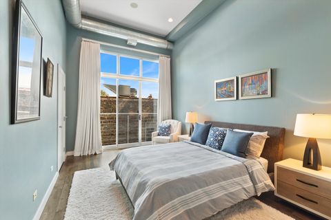 Tiny photo for 2411 W Walton Street #2B, Chicago, IL 60622 (MLS # 12500316)