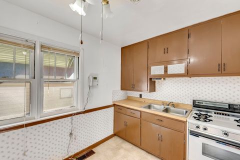 Tiny photo for 640 S McKinley Avenue, Kankakee, IL 60901 (MLS # 12514449)