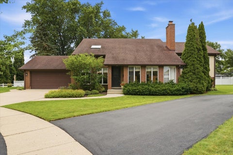 Photo of 1615 N Dale Avenue, Arlington Heights, IL 60004 (MLS # 12700627)