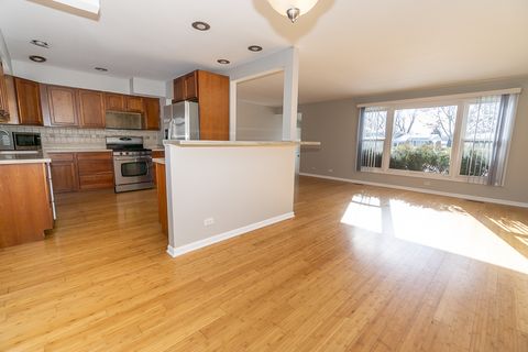 Tiny photo for 756 W Millers Road, Des Plaines, IL 60016 (MLS # 12554931)