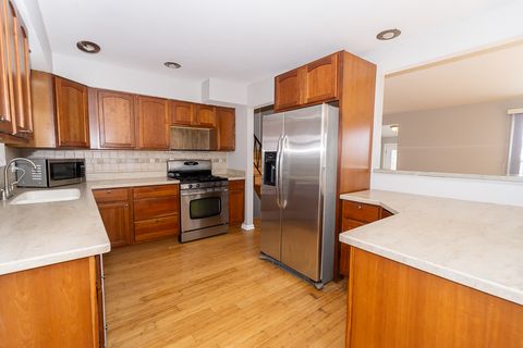 Tiny photo for 756 W Millers Road, Des Plaines, IL 60016 (MLS # 12554931)