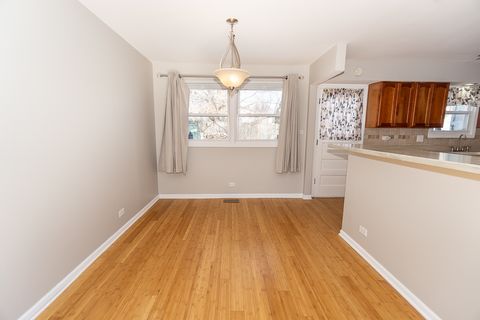 Tiny photo for 756 W Millers Road, Des Plaines, IL 60016 (MLS # 12554931)