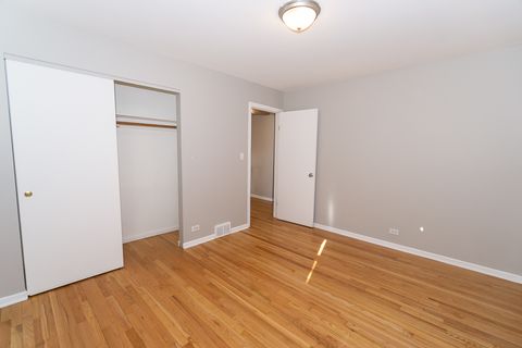 Tiny photo for 756 W Millers Road, Des Plaines, IL 60016 (MLS # 12554931)