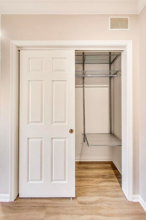 Tiny photo for 632 W Buckingham Place #2E, Chicago, IL 60657 (MLS # 12481493)