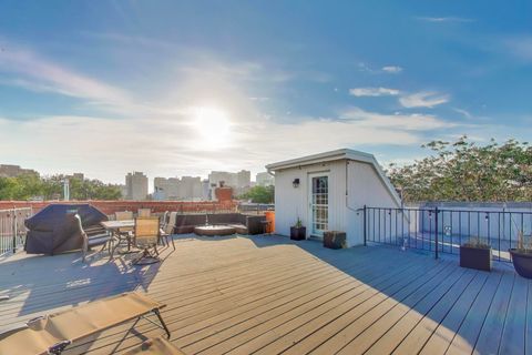 Tiny photo for 632 W Buckingham Place #2E, Chicago, IL 60657 (MLS # 12481493)