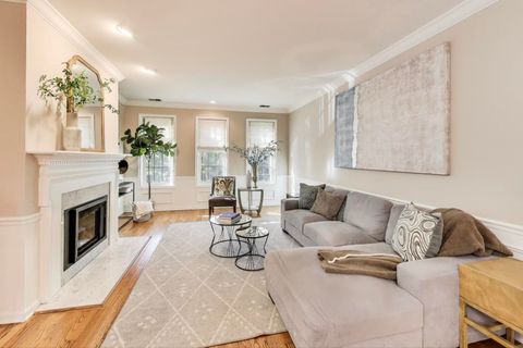 Tiny photo for 632 W Buckingham Place #2E, Chicago, IL 60657 (MLS # 12481493)