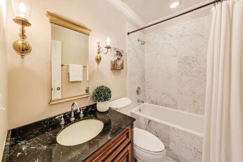 Tiny photo for 632 W Buckingham Place #2E, Chicago, IL 60657 (MLS # 12481493)