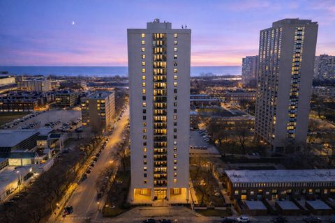 Photo of 2605 S Indiana Avenue #301, Chicago, IL 60616 (MLS # 12617529)