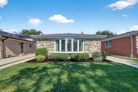 Photo of 5446 W Lunt Avenue, Chicago, IL 60646 (MLS # 12584070)