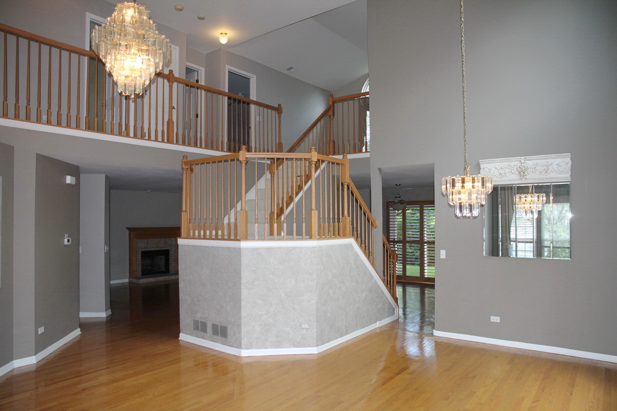 2723 Whitehall Lane