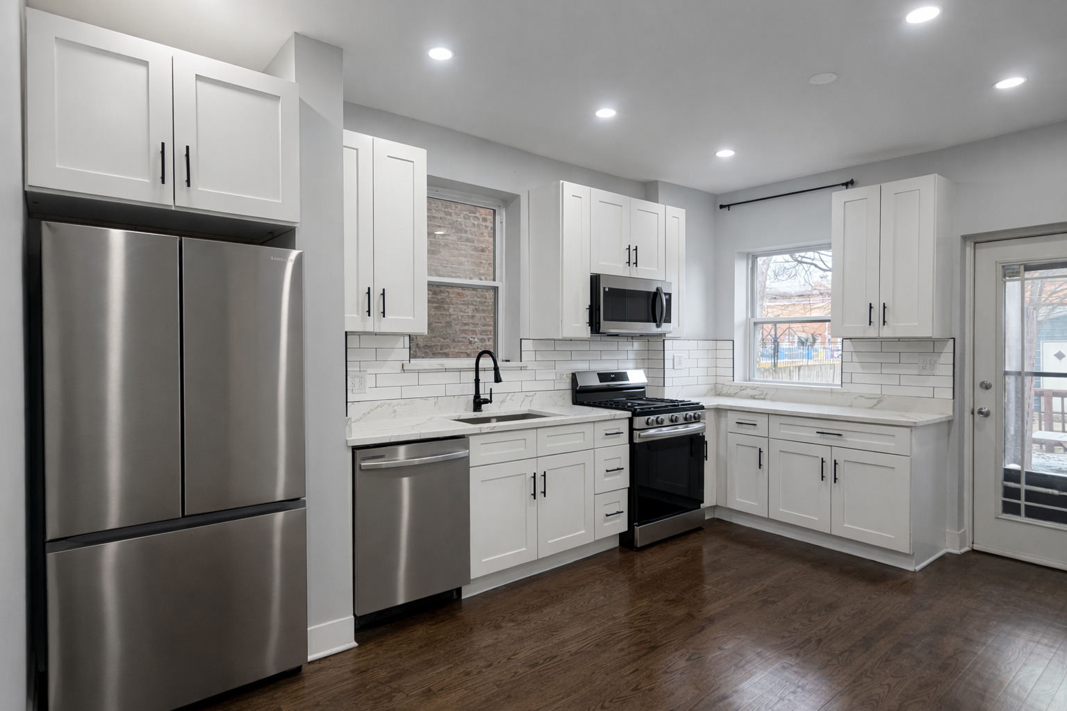 4937 S Prairie Avenue