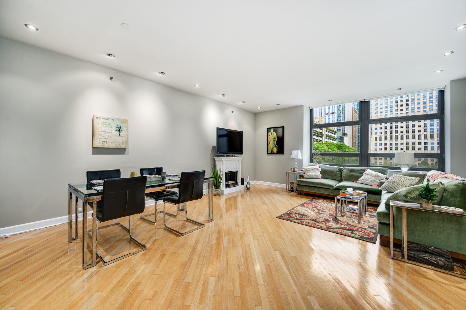 680 N Lake Shore Drive 322