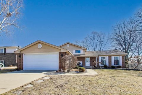 2023 N Shenandoah Drive Arlington Heights IL 60004