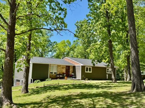 Tiny photo for 65 Magnolia Lane, Vienna, IL 62995 (MLS # 12626609)