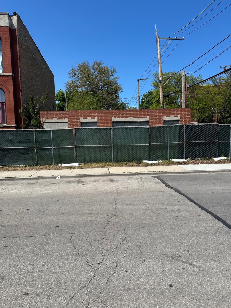 212 E 41st Street