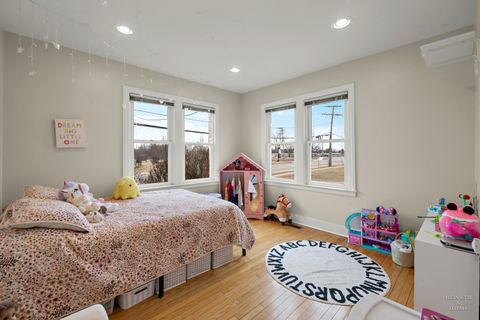 Tiny photo for 15 W Woodstock Street, Crystal Lake, IL 60014 (MLS # 12572265)