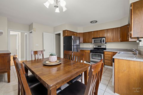 Tiny photo for 15 W Woodstock Street, Crystal Lake, IL 60014 (MLS # 12572265)